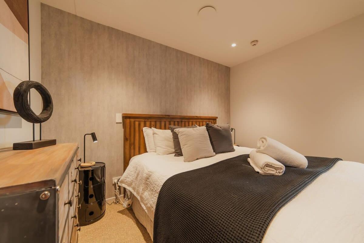Penthouse Perfection - 2Br Elegance On Worcester St Christchurch Exterior photo