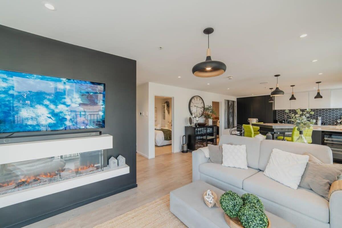 Penthouse Perfection - 2Br Elegance On Worcester St Christchurch Exterior photo