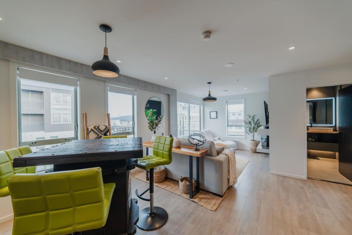 Penthouse Perfection - 2Br Elegance On Worcester St Christchurch Exterior photo