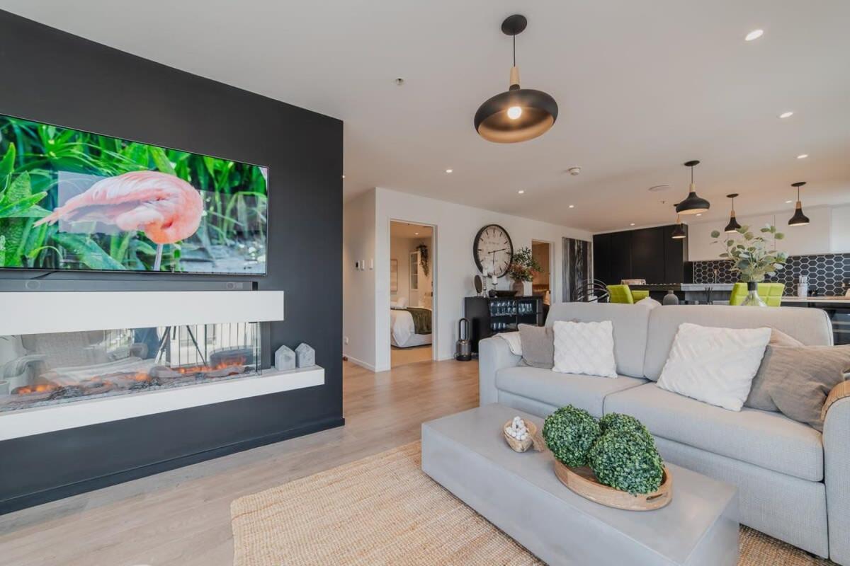Penthouse Perfection - 2Br Elegance On Worcester St Christchurch Exterior photo